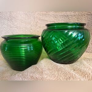 National pottery EO Brody “Emerald” collection made in 1960’s glass bowls.
